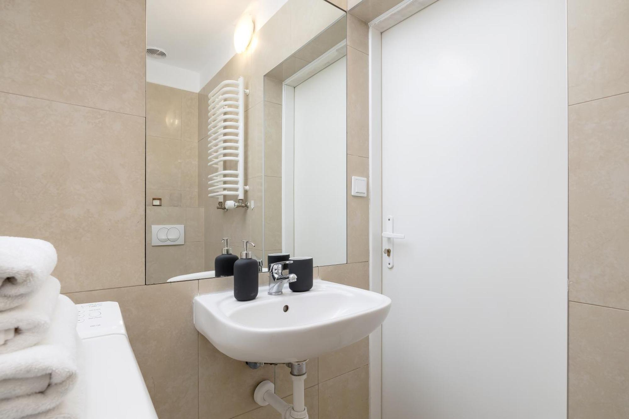 Studio Apartment With Ac - Dluga 65 Krakow Ngoại thất bức ảnh